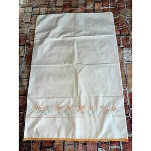 Vintage Embroider pillowcase set of 2 white with yellow flowers